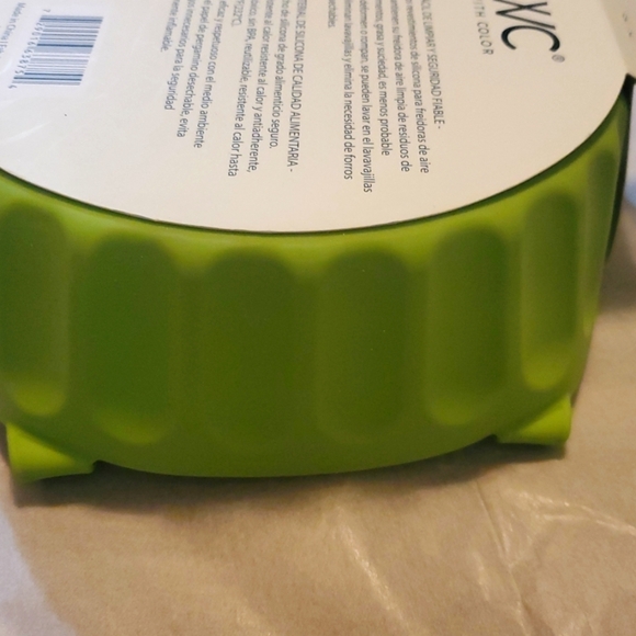 Green Silicone Air Fryer Liner - Picture 4 of 4